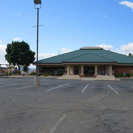 America'S Best Inn & Suites Saint George Bagian luar foto