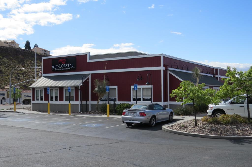 America'S Best Inn & Suites Saint George Bagian luar foto