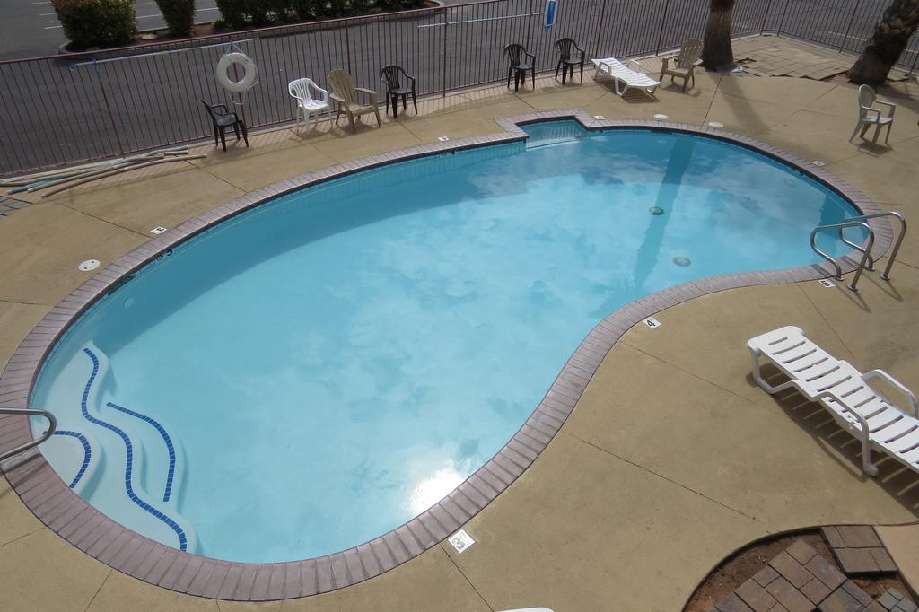 America'S Best Inn & Suites Saint George Bagian luar foto