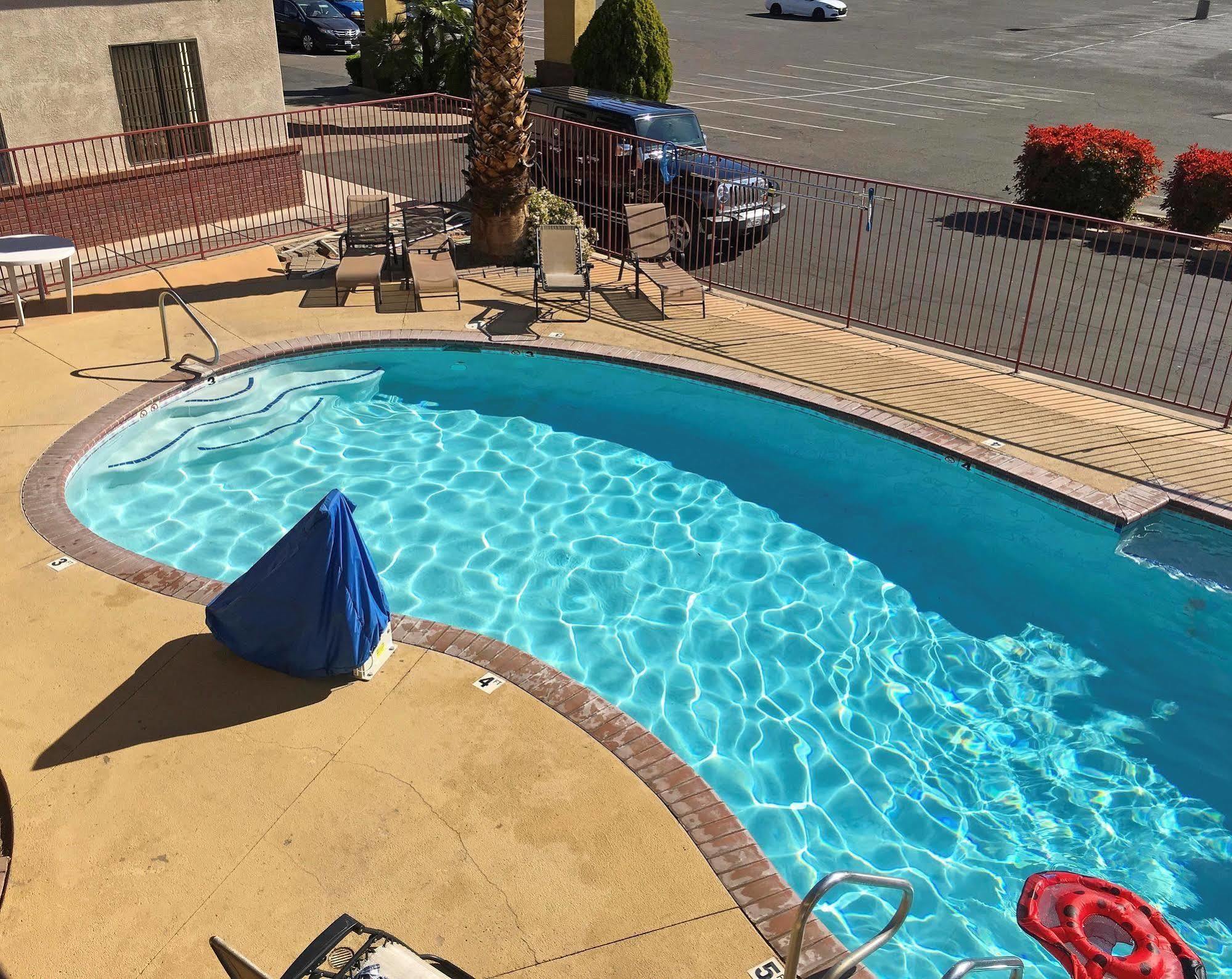 America'S Best Inn & Suites Saint George Bagian luar foto