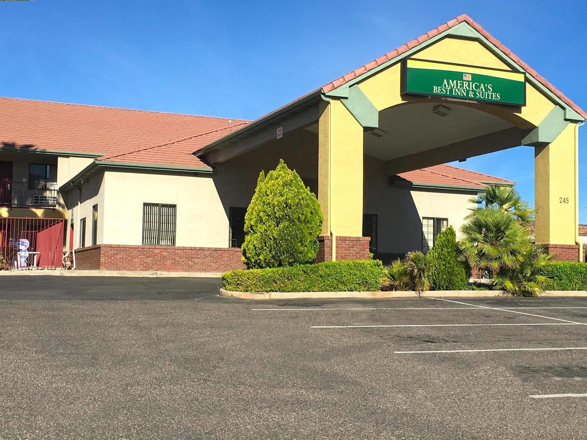 America'S Best Inn & Suites Saint George Bagian luar foto
