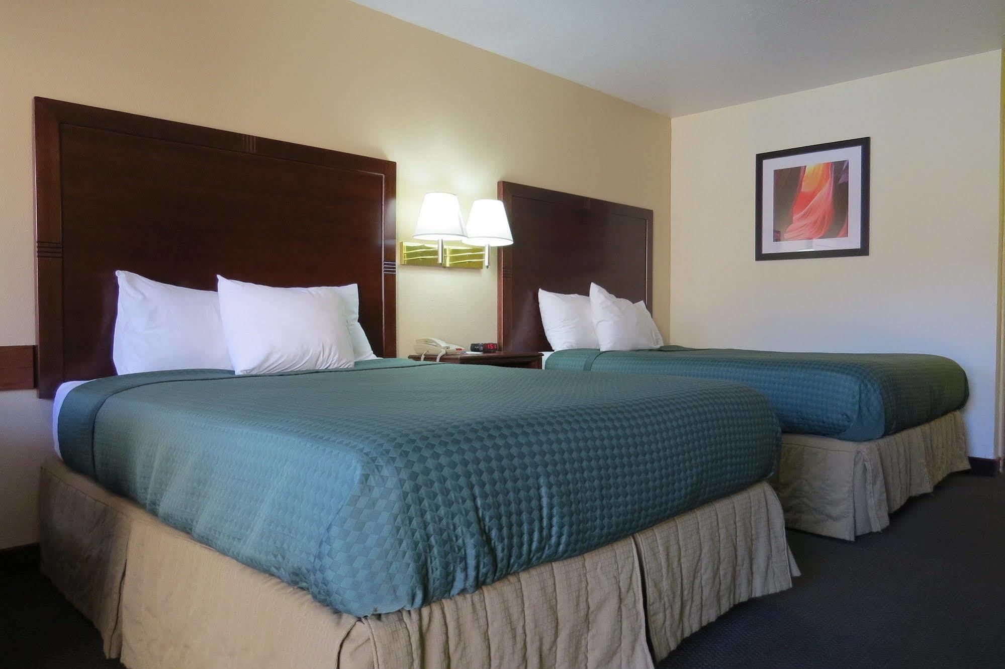 America'S Best Inn & Suites Saint George Bagian luar foto