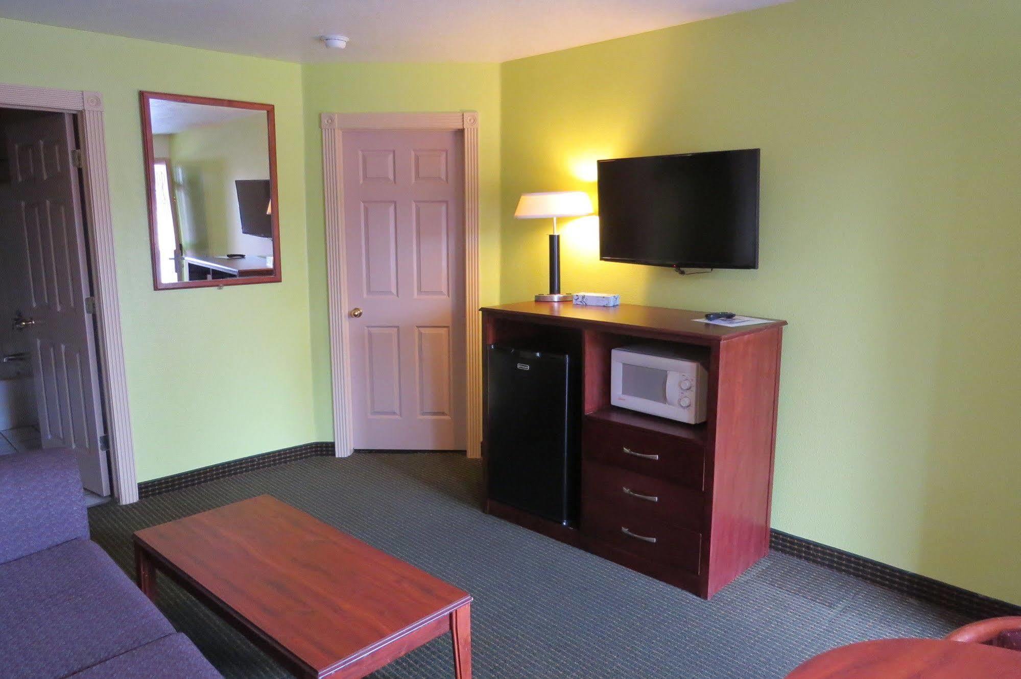America'S Best Inn & Suites Saint George Bagian luar foto