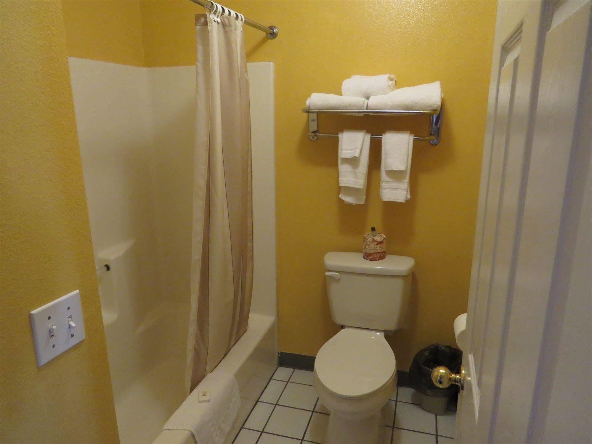 America'S Best Inn & Suites Saint George Bagian luar foto