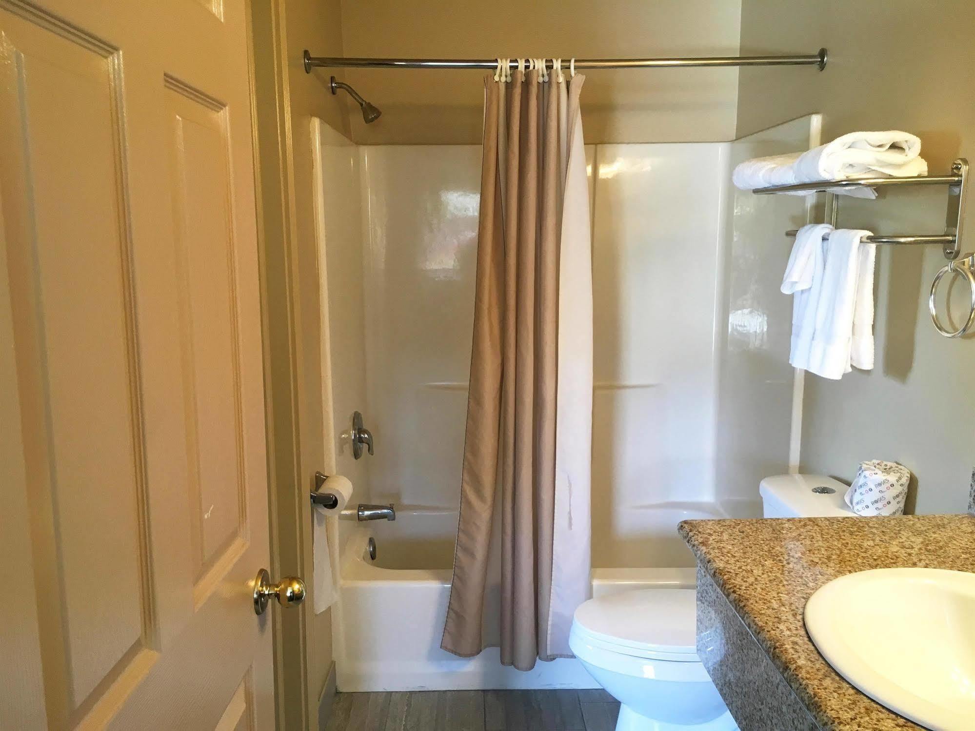 America'S Best Inn & Suites Saint George Bagian luar foto