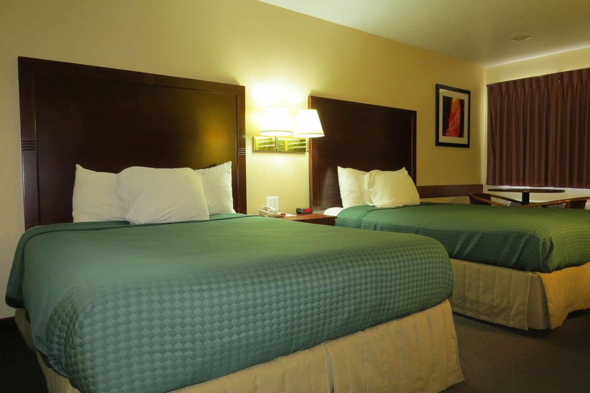 America'S Best Inn & Suites Saint George Bagian luar foto