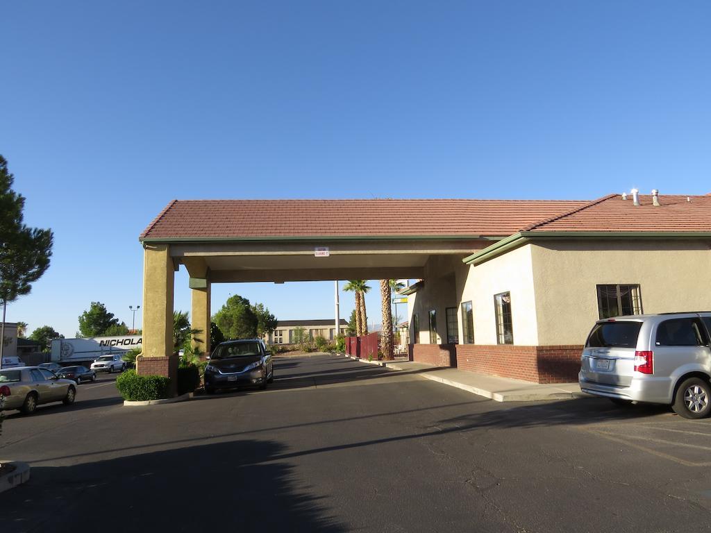 America'S Best Inn & Suites Saint George Bagian luar foto